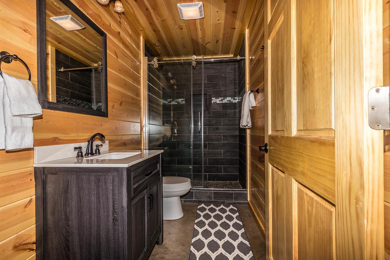 Hocking Hills Cabins & Resort Foxfire Logan Bagian luar foto
