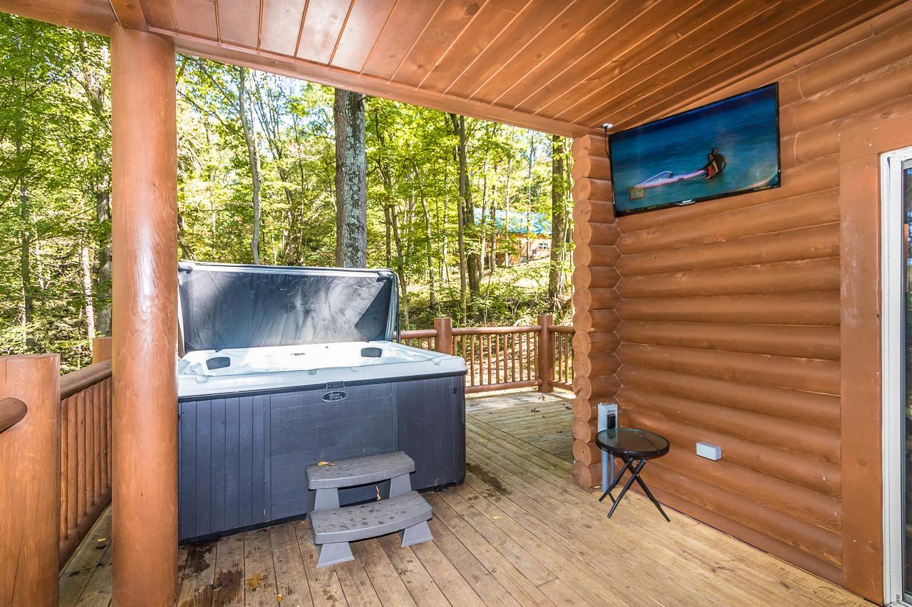 Hocking Hills Cabins & Resort Foxfire Logan Bagian luar foto