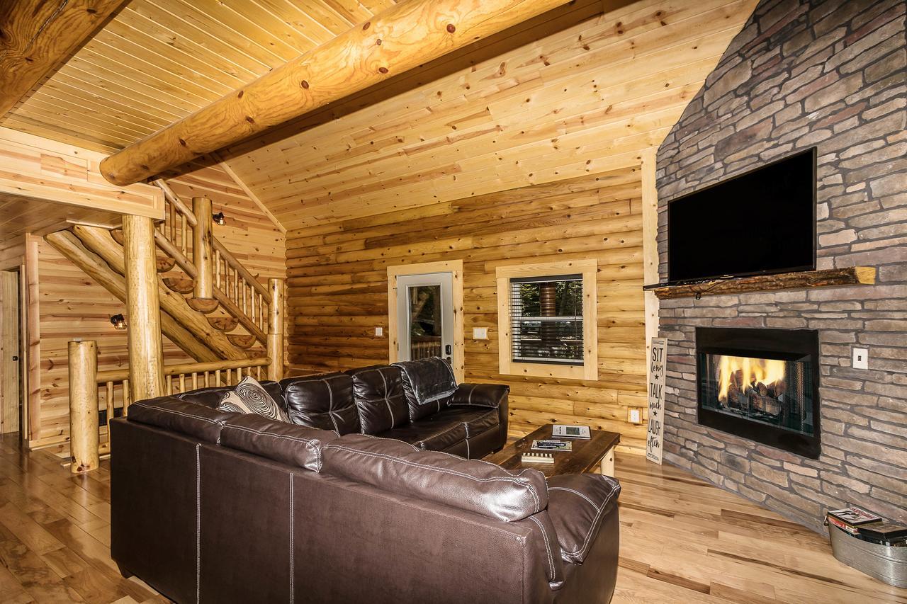Hocking Hills Cabins & Resort Foxfire Logan Bagian luar foto